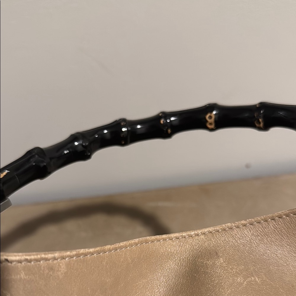 ⭐️SOLD⭐️ Gucci Diana Bamboo Greige Leather Bag - Picture 9 of 10